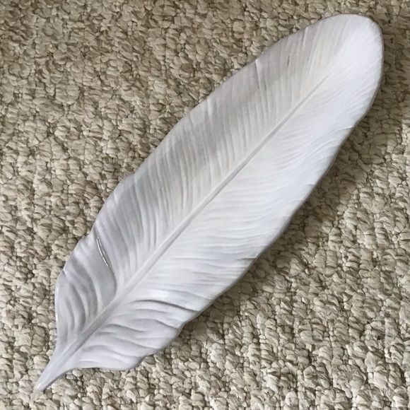 Other - 🌸2/$20 Ceramic Feather Trinket Tray